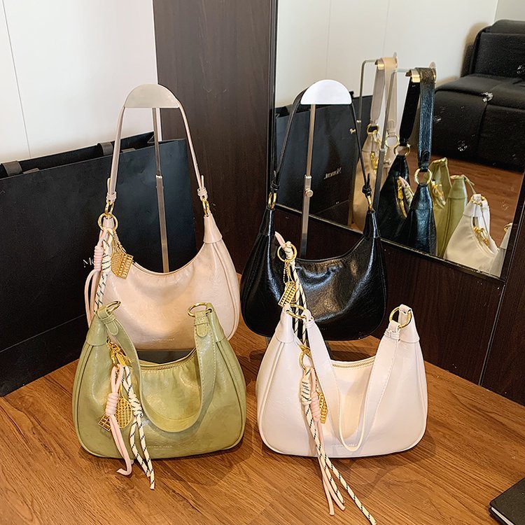 PU Shoulder Crossbody Handbag with Zipper and Stitching Detail - White,Black,Khaki,Green - One Size,with Pendant - Image 4