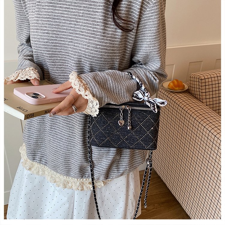 PU Diamond Square Crossbody Bag with Zipper Closure - Image 3