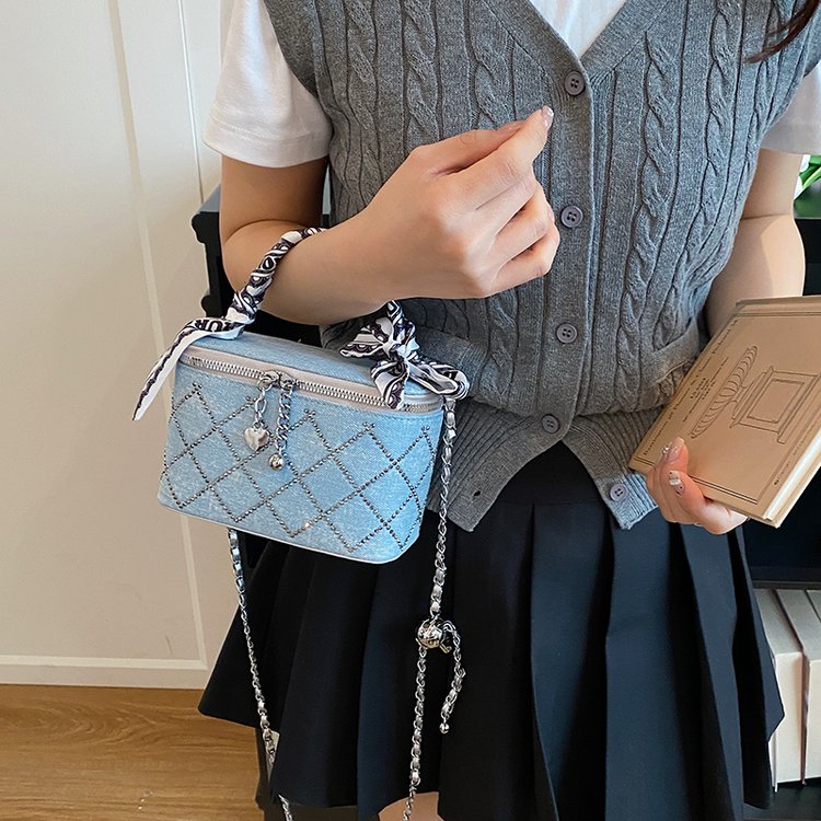 PU Diamond Square Crossbody Bag with Zipper Closure - Image 2