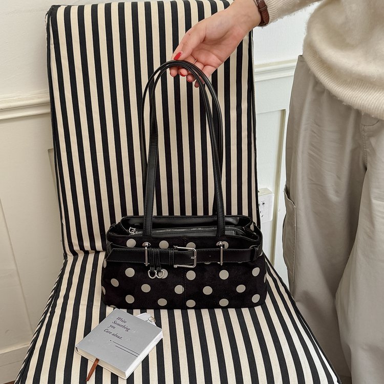 Women's Handbag Crossbody Bag with Zipper Closure Fall 2026 One Size - Image 4